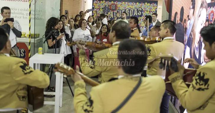 mariachis en Xochimilco 